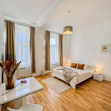 Turnkey I Wenceslas Square Apartament